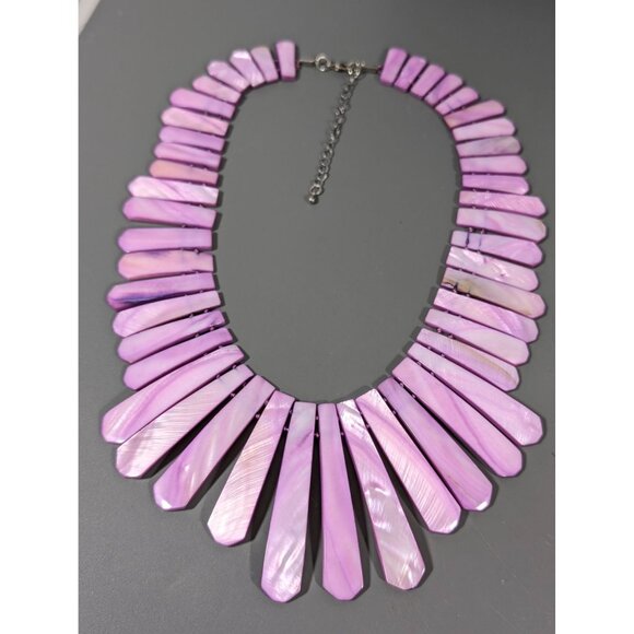 Beachy Boho Purple Shell Statement Necklace Bib Graduated 21 in - Picture 2 of 8